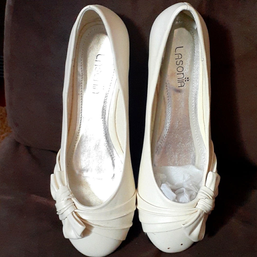 Beige shoes  run a little small...